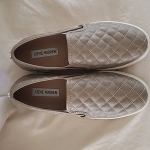 Steve Madden Ecentric-Q slip on sneakers (womens 9)